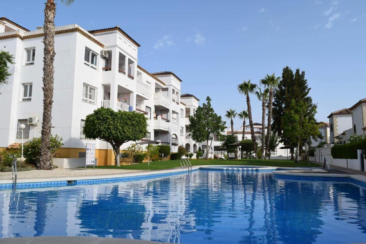 Fabulous 2 Bed 2 Bath Apartment ! Villamartin  Bagian luar foto