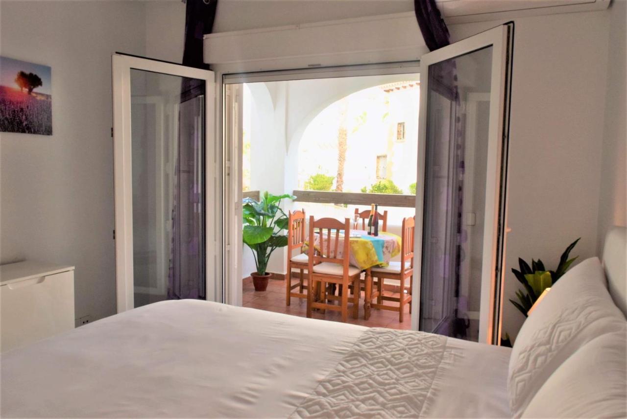Fabulous 2 Bed 2 Bath Apartment ! Villamartin  Bagian luar foto