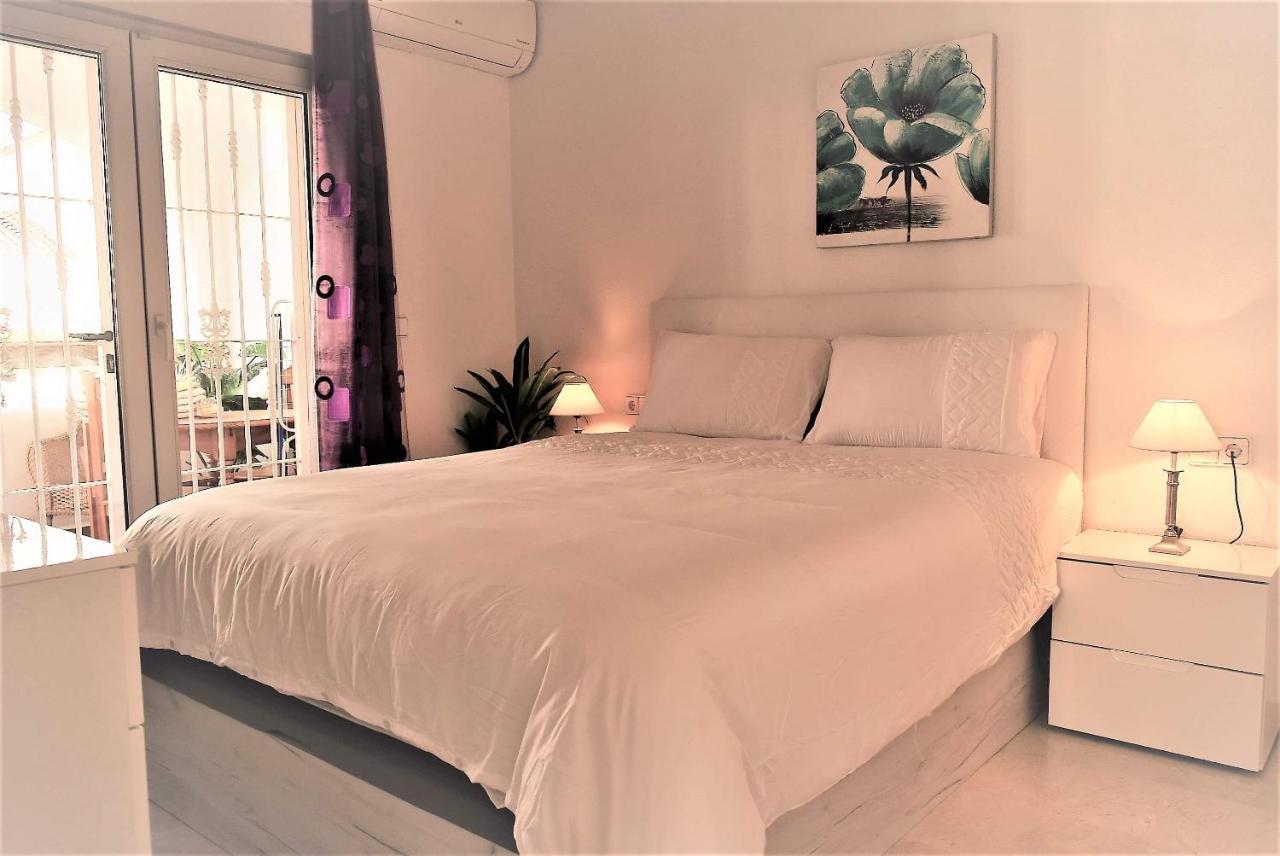 Fabulous 2 Bed 2 Bath Apartment ! Villamartin  Bagian luar foto