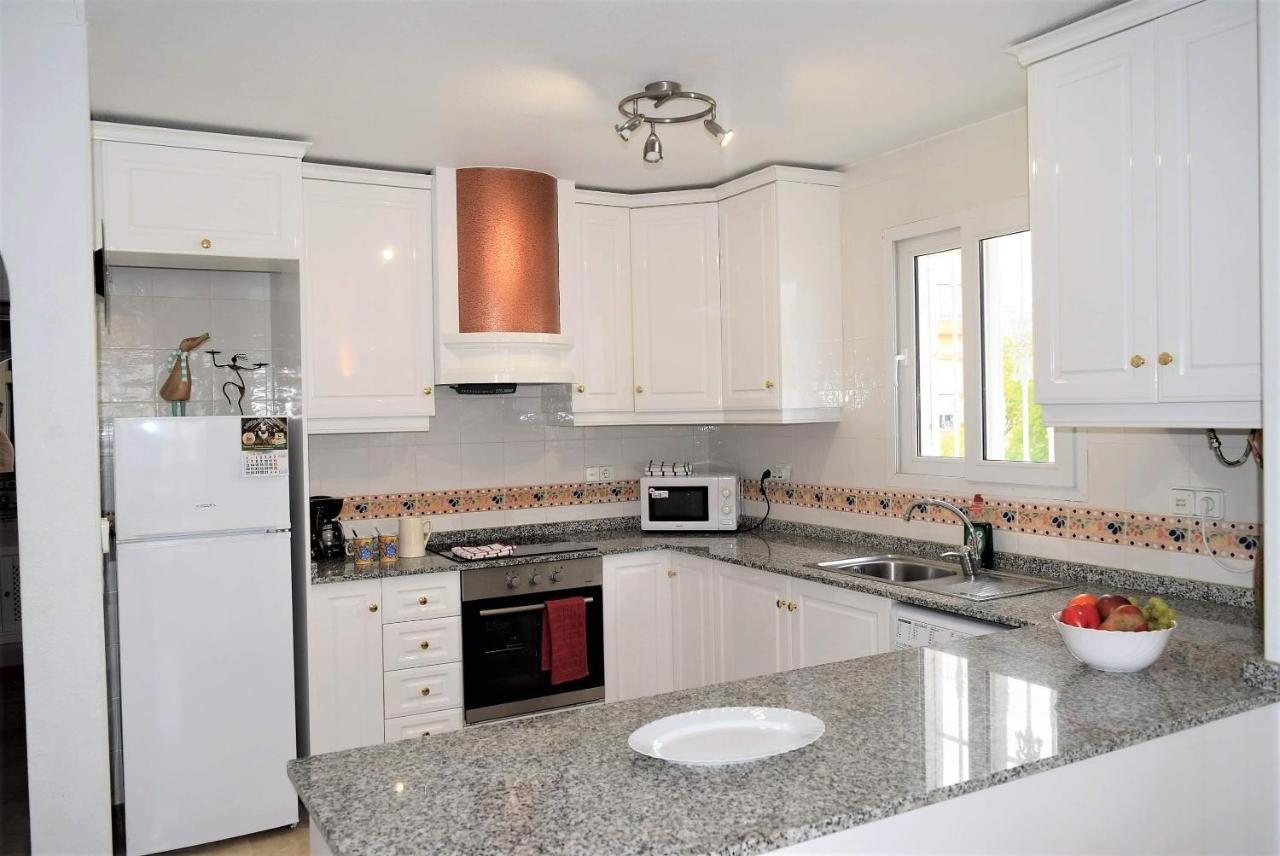 Fabulous 2 Bed 2 Bath Apartment ! Villamartin  Bagian luar foto