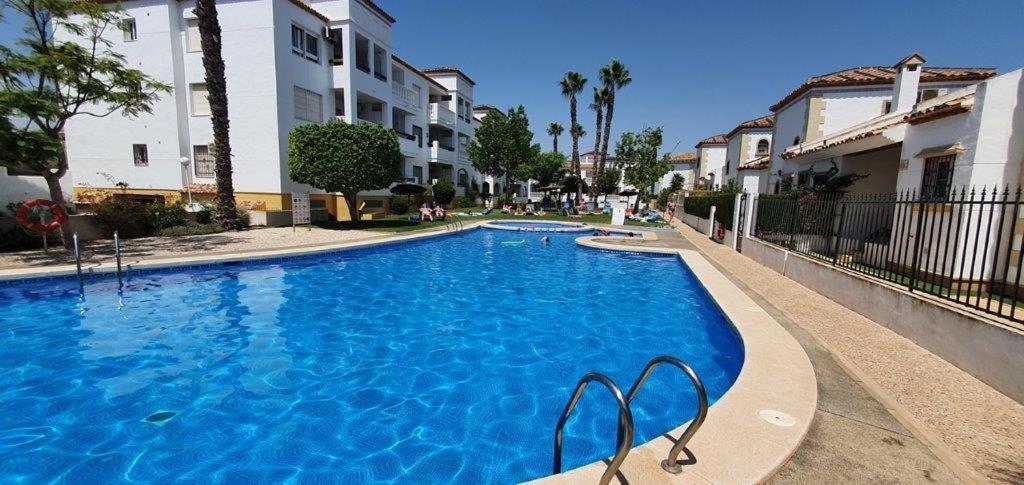 Fabulous 2 Bed 2 Bath Apartment ! Villamartin  Bagian luar foto